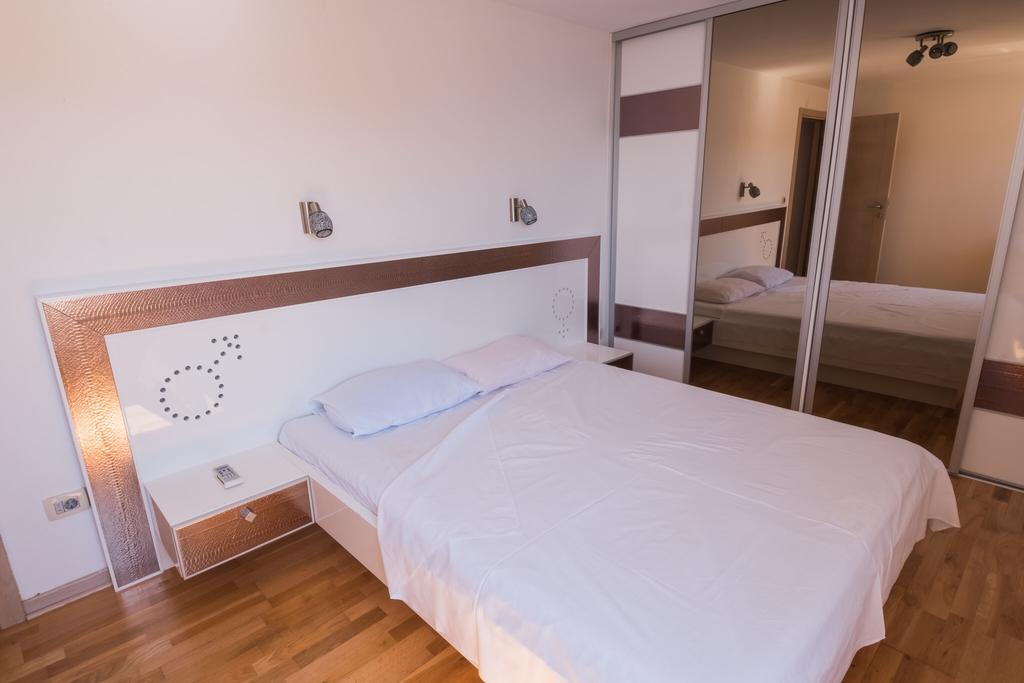 스베티스테판 Private Penthouse Djurasevic 아파트 외부 사진